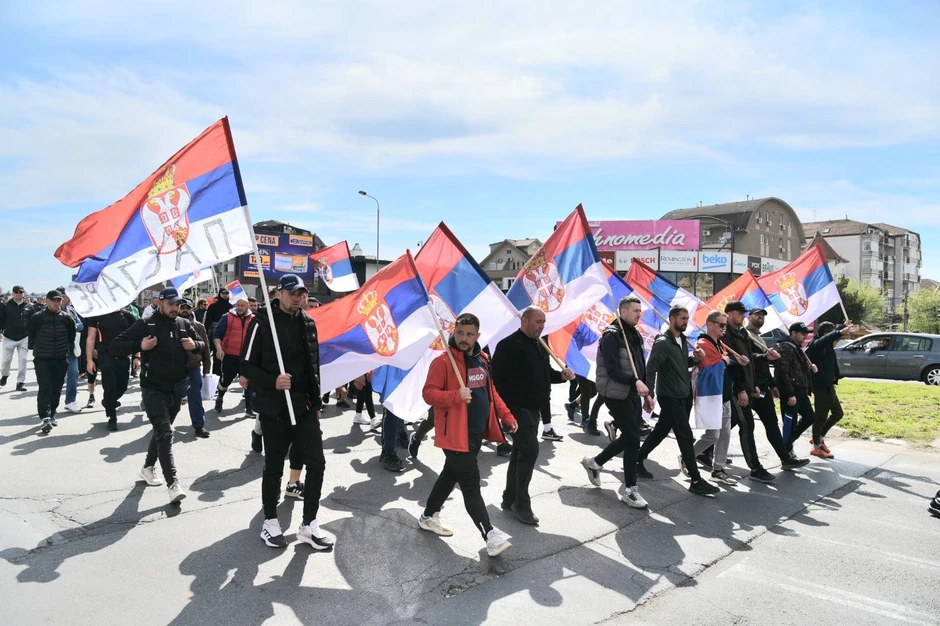 Srbi sa Kosova napreduju ka Beogradu