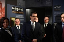 Morawiecki: Sprzeciwmy się negowaniu i zniekształcaniu historii Holokaustu