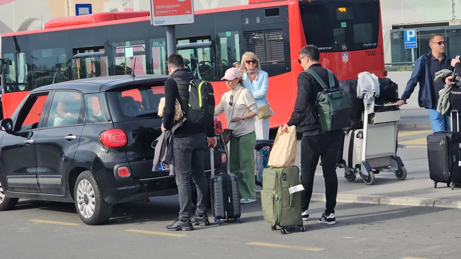 Andrija Milošević sa ženom i Viktor Savić