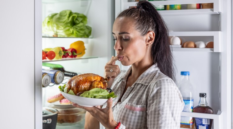 A Bika csillagjegyűek gyakran nyitogatják a hűtő ajtaját Fotó: Getty Images