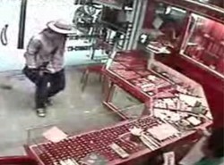 Tak dzielny sprzedawca pogonił rabusia