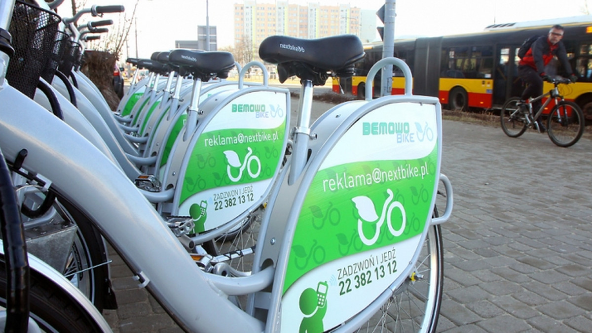 System wypożyczalni rowerów Veturilo obejmuje swoim zasięgiem coraz więcej dzielnic. W sierpniu dwuślady będzie można wypożyczyć także w Wilanowie - zakłada porozumienie podpisane w tej sprawie przez ZTM i burmistrza dzielnicy.