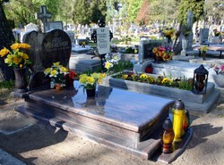 Zarób nawet tysiąc złotych w jeden dzień! Na cmentarzu...