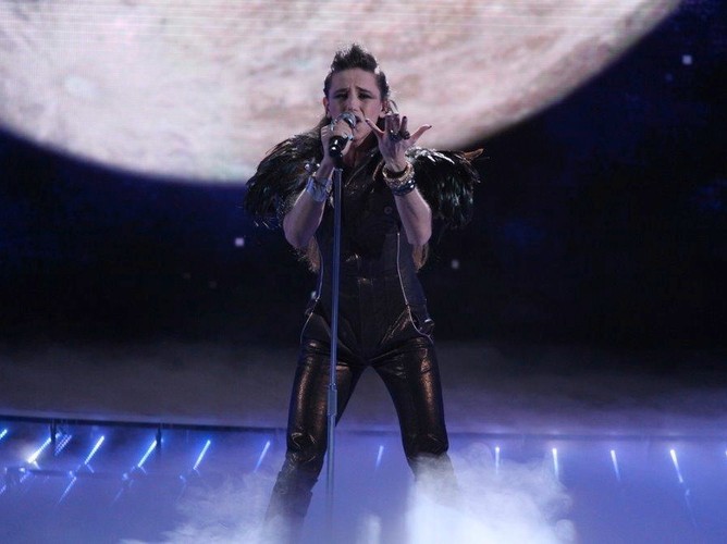 Michał Szpak ubrał i umalował się doskonale...