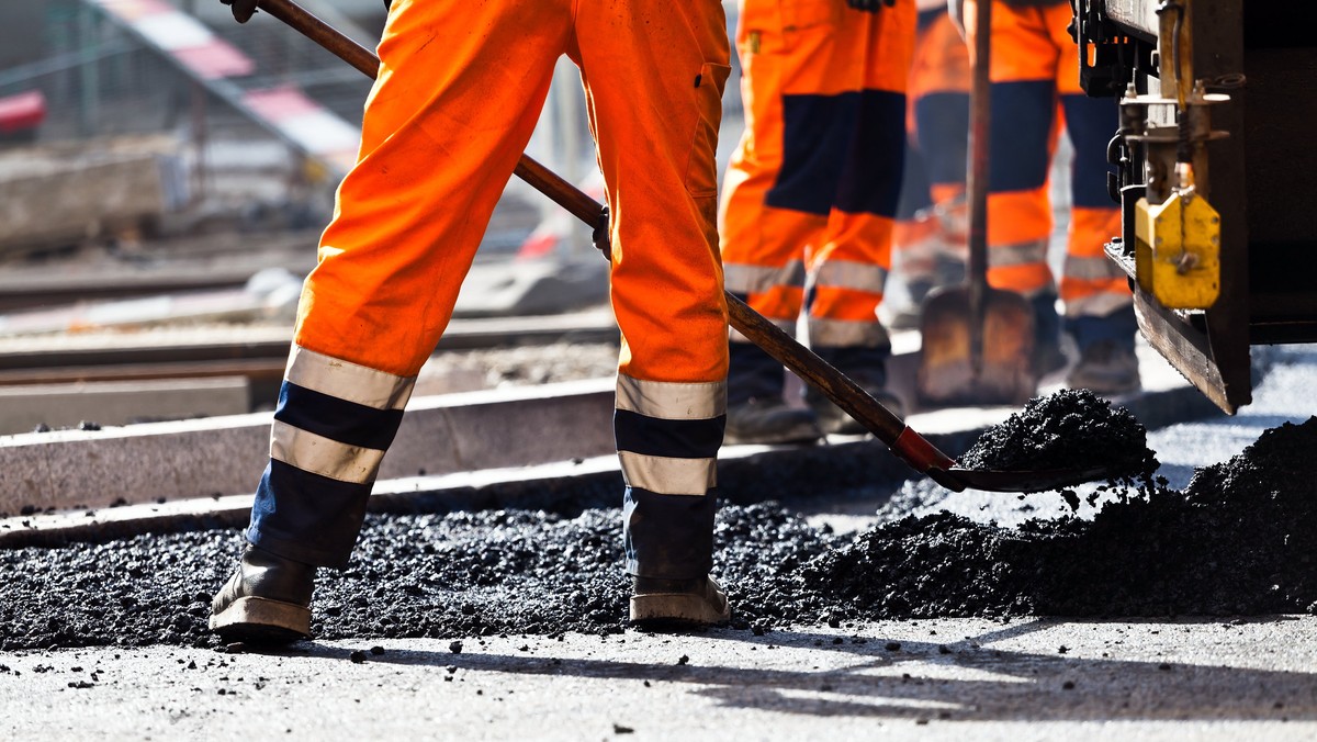 Od poniedziałku ruszy remont torowiska na ul. Dąbrowskiego. Oznacza to nie tylko zmiany dla pasażerów komunikacji miejskiej, ale także dla kierowców. Wprowadzona zostanie tymczasowa organizacja ruchu w tym rejonie.