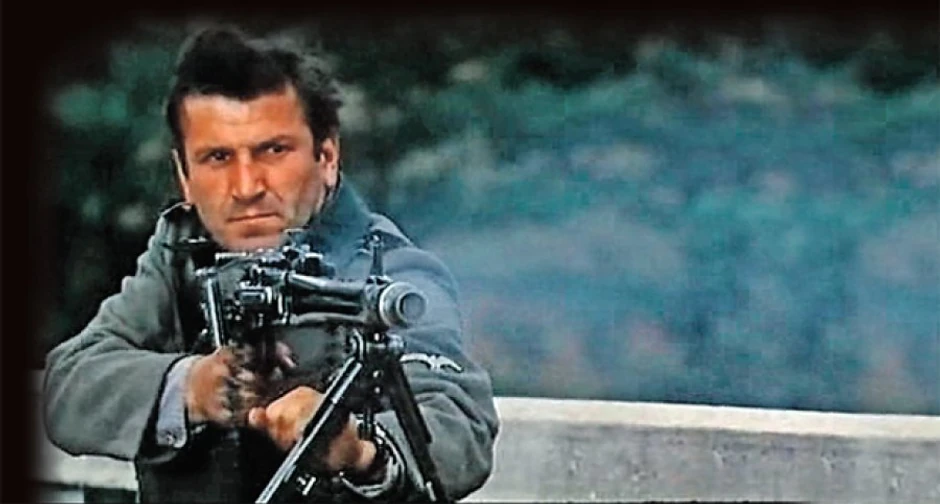Bata Živojinović u filmu „Valter brani Sarajevo“