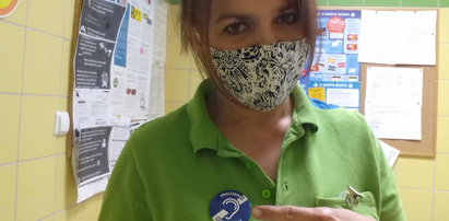 Niesłysząca pracownica Biedronki: Maseczki to dla nas koszmar