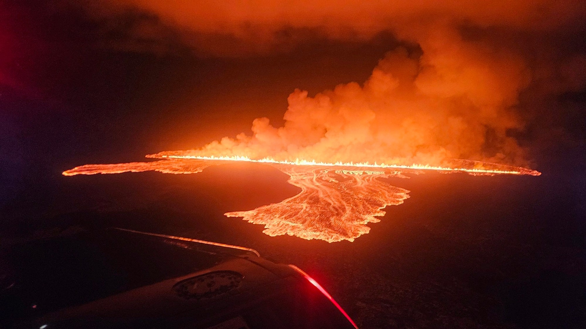 Erupcia sopky v novembri 2024, ktorá sa začala na polostrove Reykjanes na Islande.