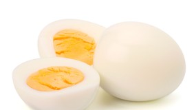 Jajka faszerowane na Wielkanoc. Klasyczne, kremowe wersje bez dodatku wędlin