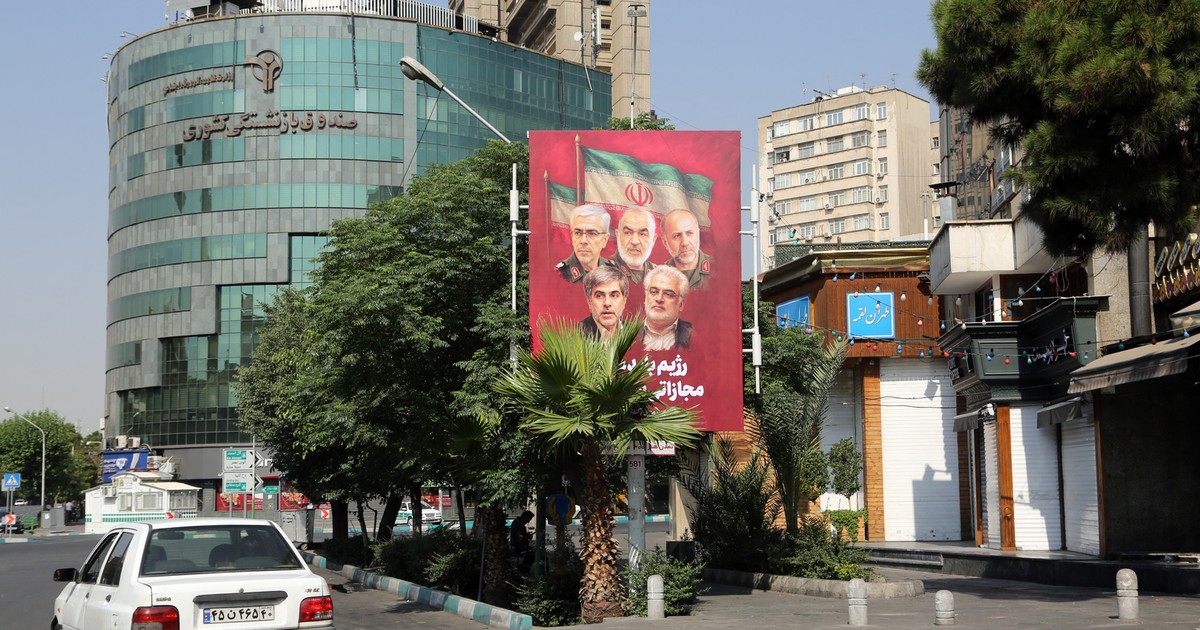 Izrael podpalił lont. Orientalista tłumaczy, jaki może być następny krok Iranu. "Stawka jest wysoka"