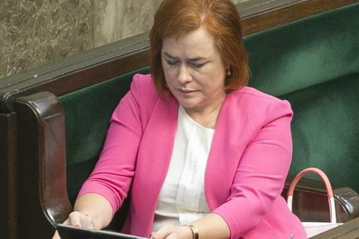 Lidia Gądek boso Sejm PAWEŁ DĄBROWSKI