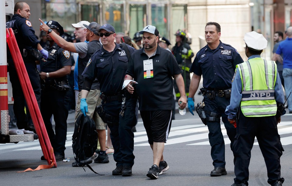 USA PEDESTRIANS STRUCK NYC (Vehicle strikes pedestrians in Times Square)