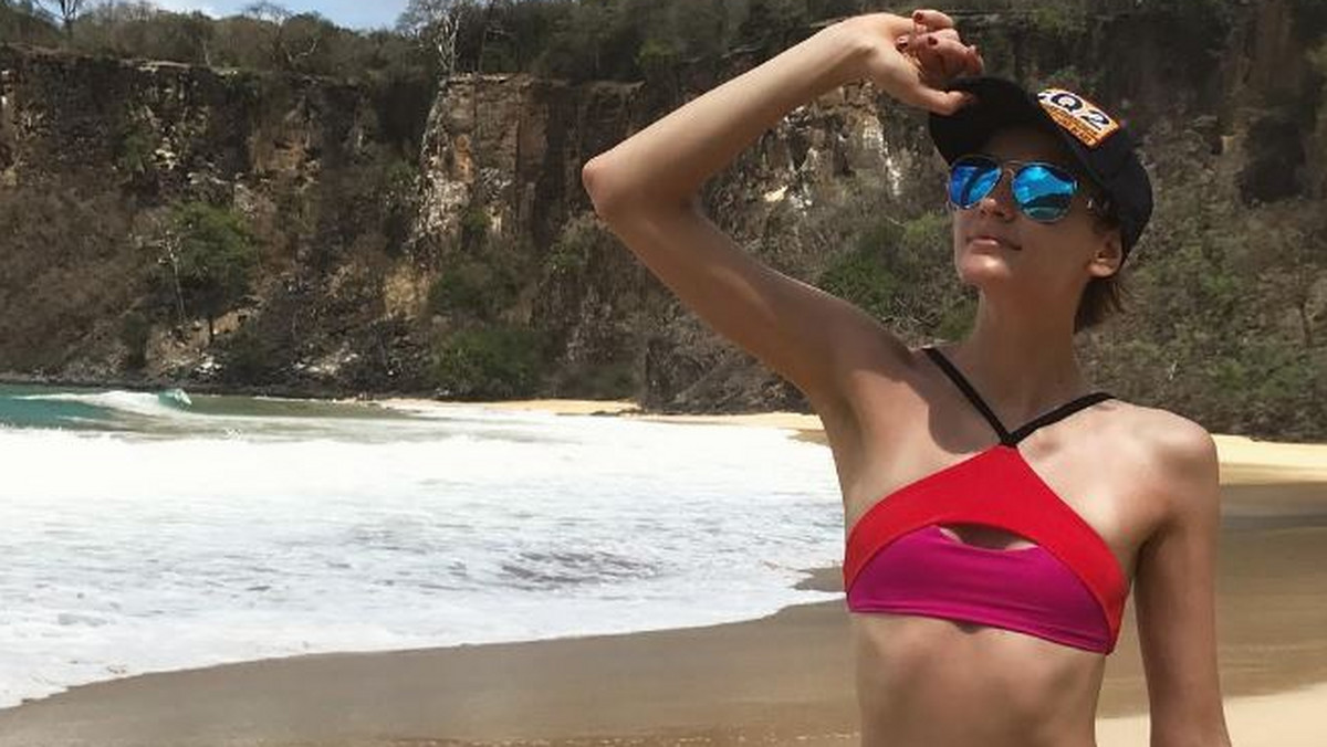 Renata Kaczoruk razem z Kubą Wojewódzkim święta spędzili w egzotycznym miejscu. Na Instagramie modelki często pojawiają się zdjęcia z bajecznym widokiem w tle. Teraz Kaczoruk pokazała nie tylko piękne morze ale i swoje zgrabne pośladki.