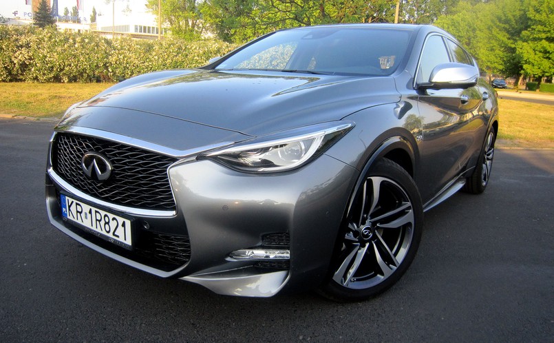 Infiniti Q30 2.0t 7DCT AWD Sport