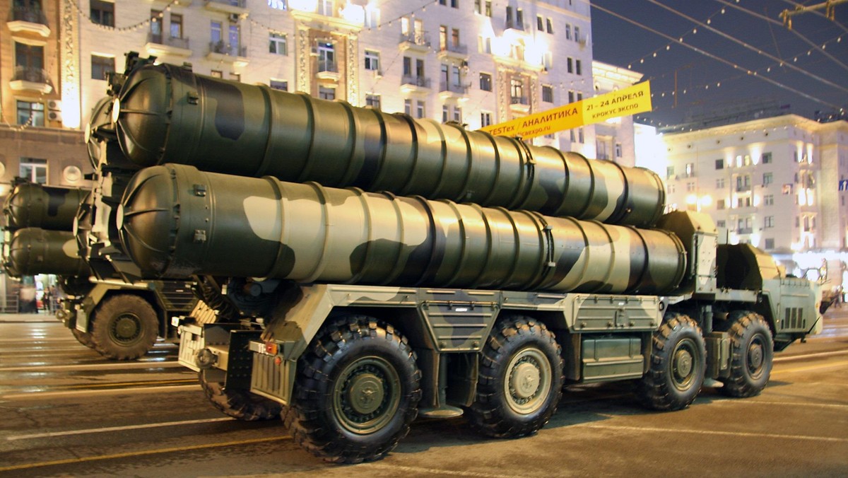 „S-300 - 2009 Moscow Victory Day Parade., Licencja CC BY-SA 3.0  