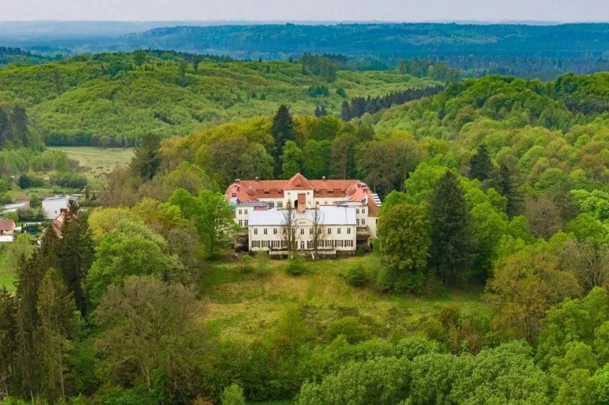 Pożar w Domu Miłosierdzia. Trwa akcja ratunkowa. "Ewakuowano 48 osób"