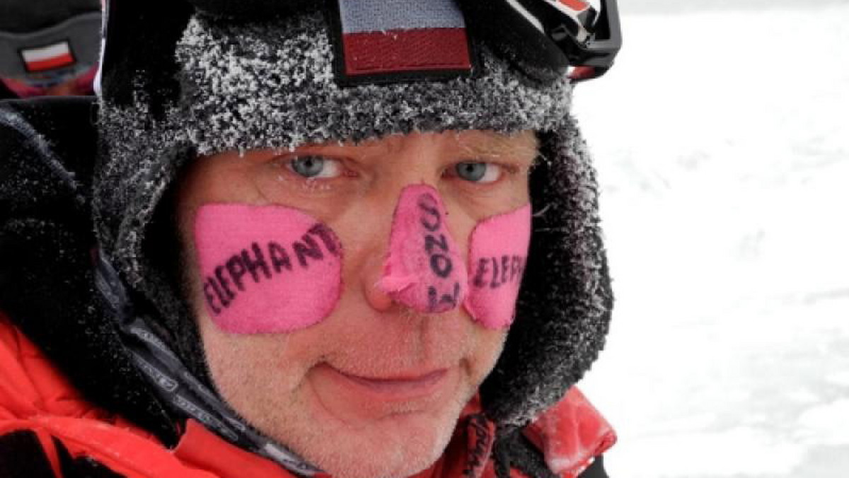 Zima na Annapurnie, prawie 7000 m n.p.m. Krzysztof Wielicki sprowadza wyczerpaną Wandę Rutkiewicz do bazy. Artur Hajzer i Jerzy Kukuczka idą dalej. Dzień później świat obiega informacja: Polacy zdobyli zimą najgroźniejszą górę świata.