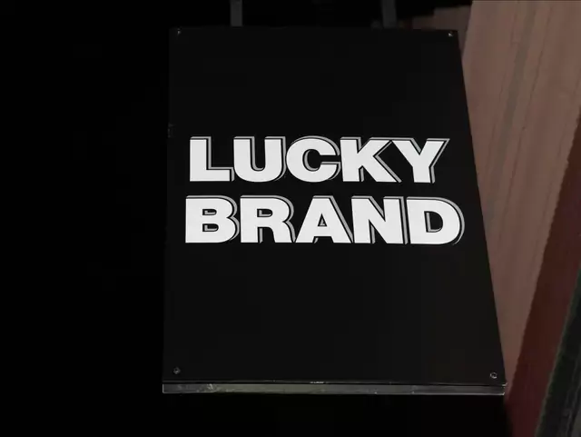 Lucky Brand Retail Store Sign Editorial Photography - Image of