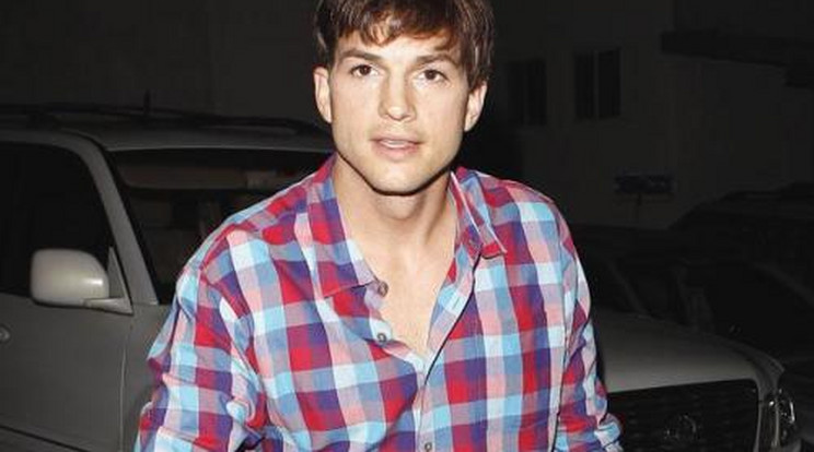 Összeverekedett egy testőrrel Ashton Kutcher