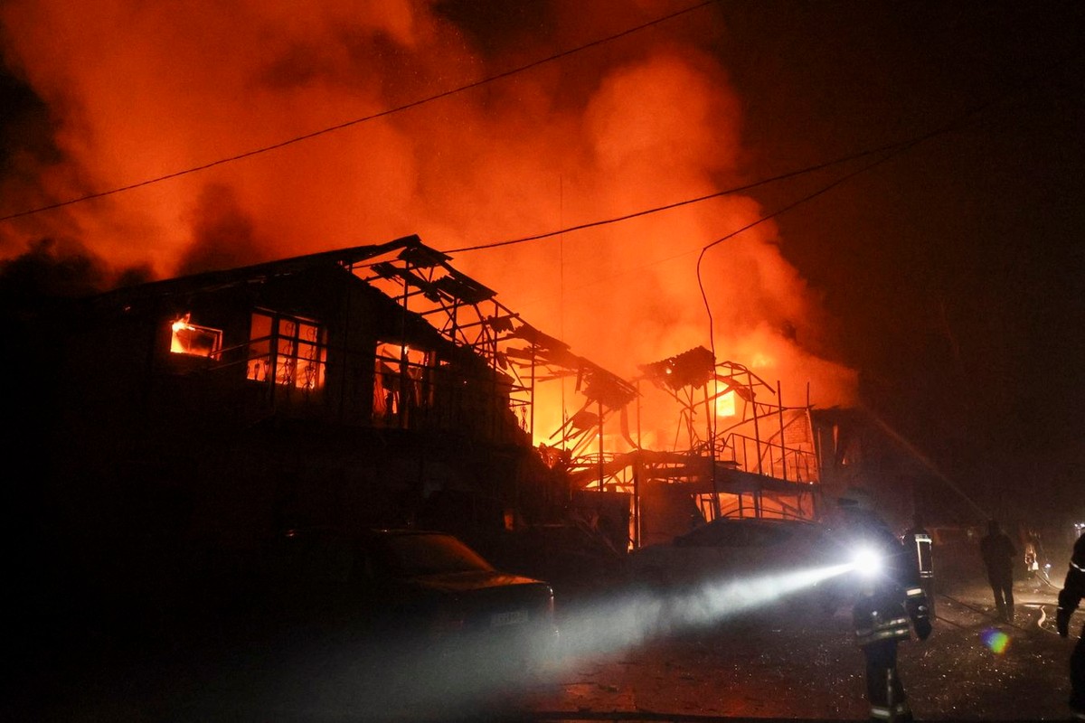 Siły rosyjskie uderzyły w Charków i jego przedmieścia atakami dronów