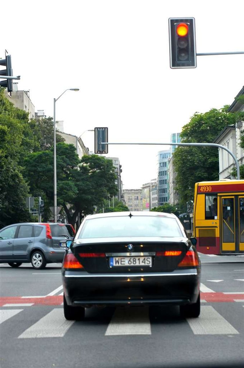 Tak Pitera jedzie na czerwonym. Goni korupcję?