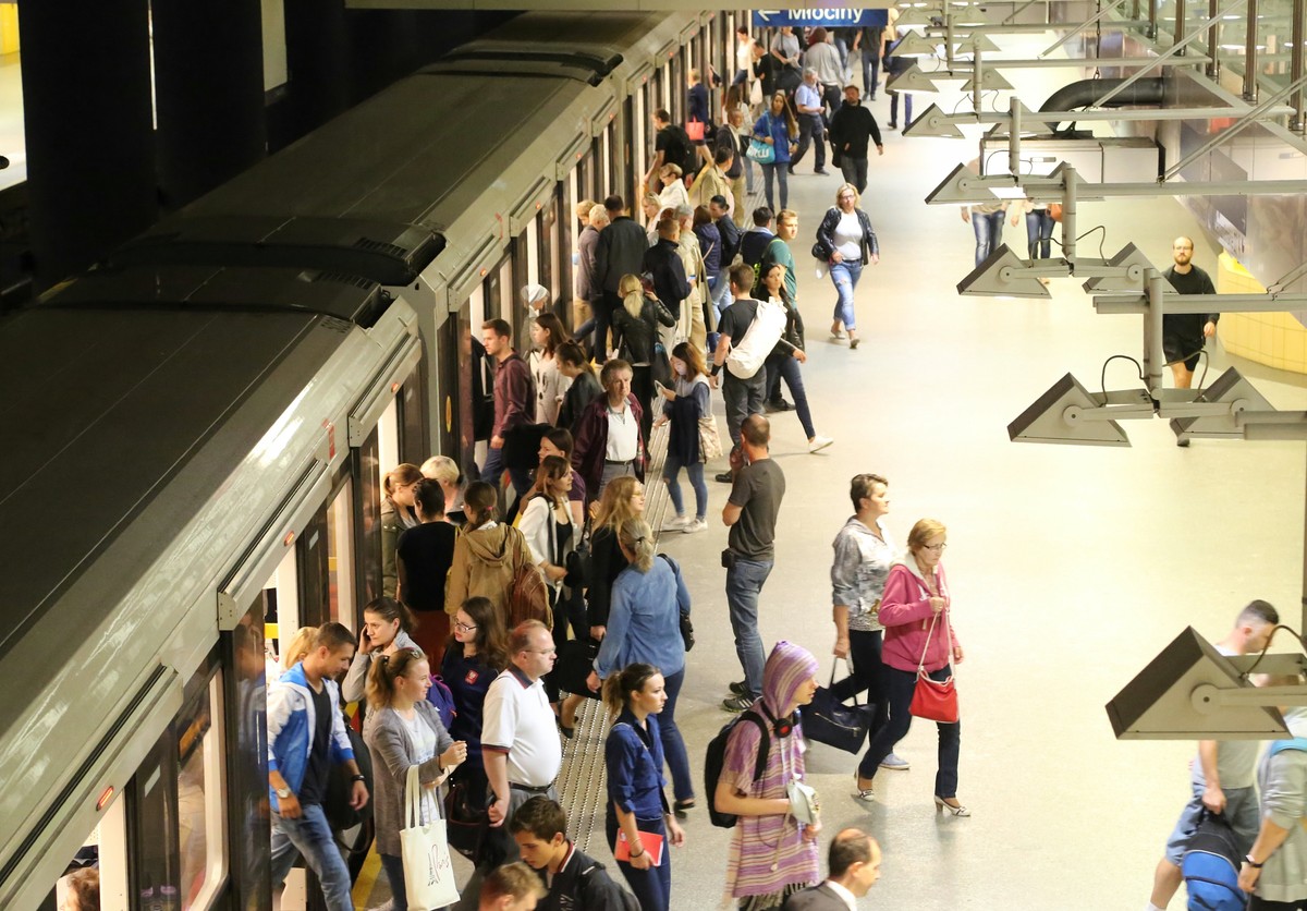 38-letni Ukrainiec wydalony z Polski. Za to, co zrobił w warszawskim metrze