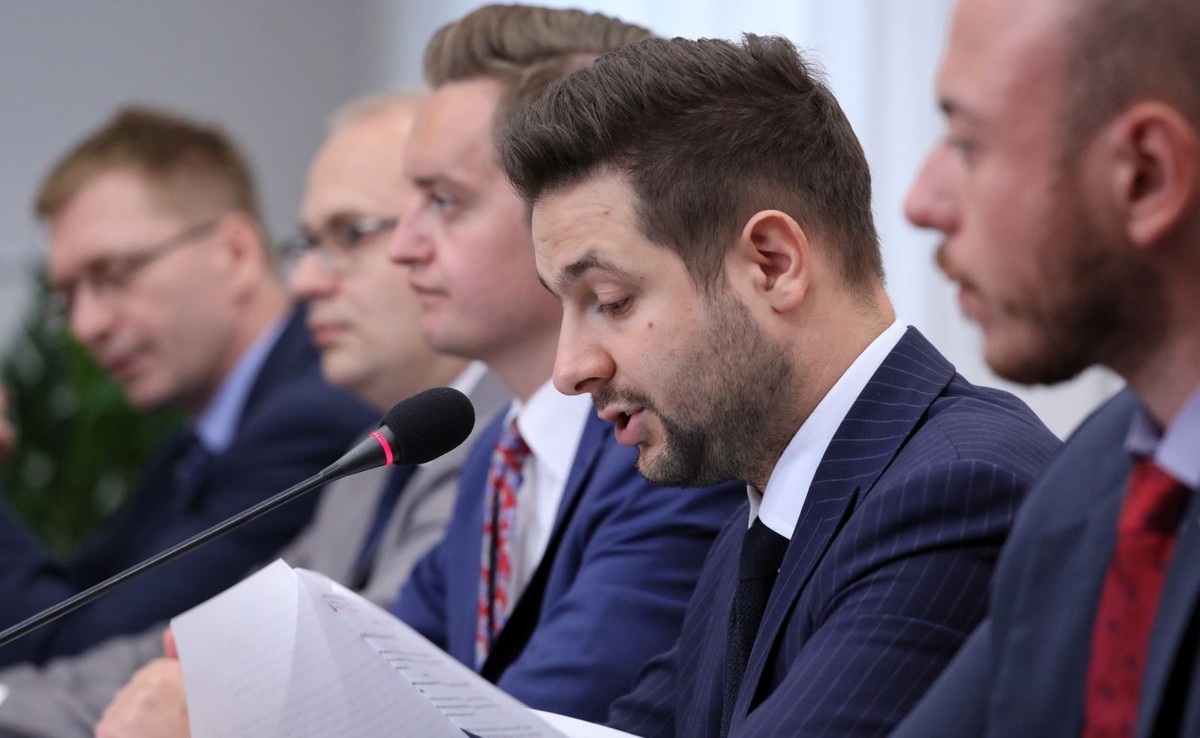 To jak deweloperzy trzymają pod butem warszawski ratusz, to coś nieprawdopodobnego, na co nie mogę się zgodzić. Uważam, że wyborcy, którzy będą głosowali w I turze na innych kandydatów to wyborcy, którym zależy na tym żeby Warszawa rozwijała się szybciej niż się teraz rozwija" - dodał Patryk Jaki.
