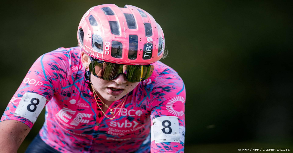 Bäckstedt wint dubbel in Ladies Tour, pakt leiderstrui