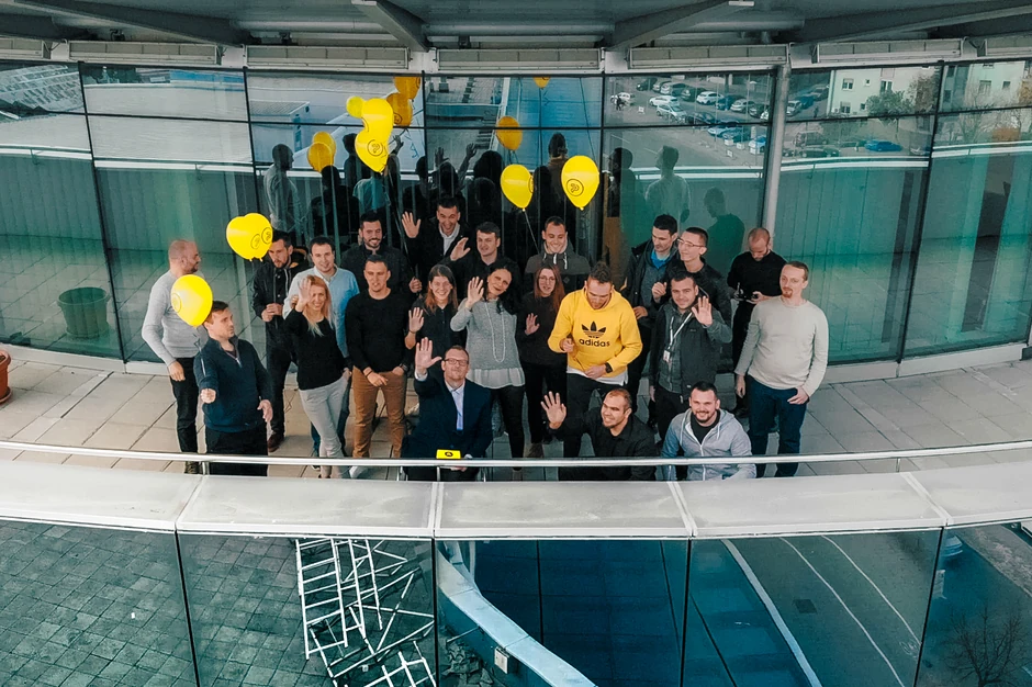 Dejan je posle oporavka osnovao kompaniju