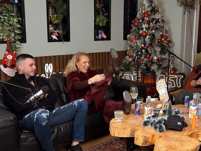 Lepa Brena i njene čizme