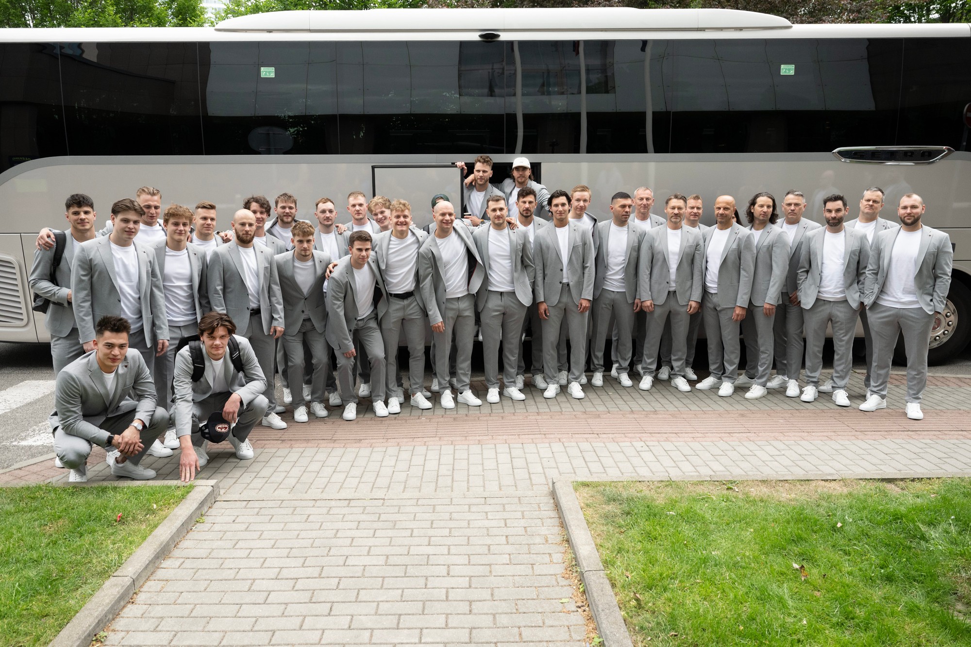 Slovenskí hokejoví reprezentanti odchádzajú na MS v hokeji 2026. 