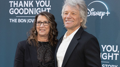 Jon Bon Jovi jest z żoną od czasów szkolnych. Przed ślubem porzucił ją dla młodej aktorki