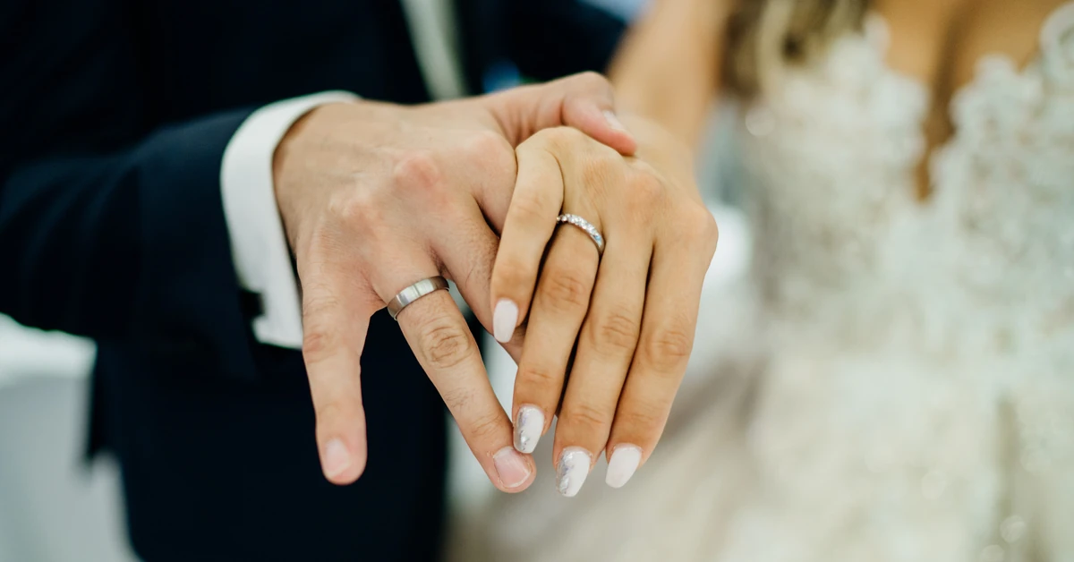 500 plus dla małżeństw – czy państwo powinno płacić za wierność? Potrzebne są regulacje, które umożliwią uhonorowanie par z długim stażem