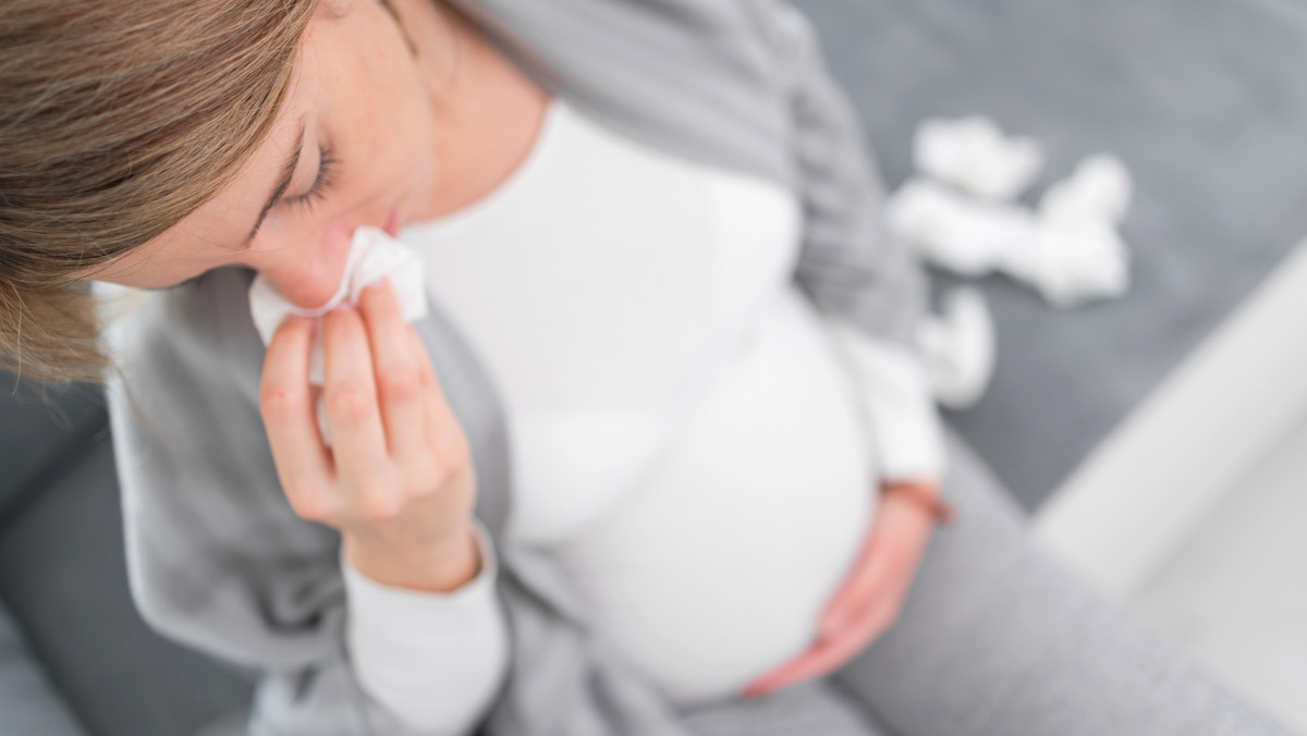 Przeziębiona w ciąży: co robić, leczenie, domowe metody, co jeść, paracetamol