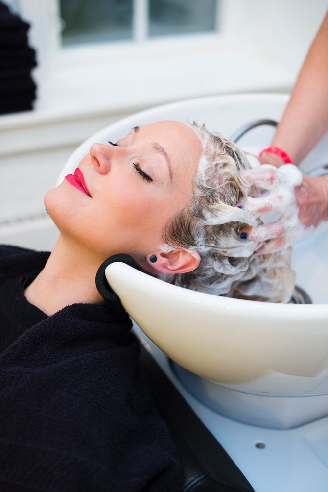 Uvek operite kosu pre dolaska u salon