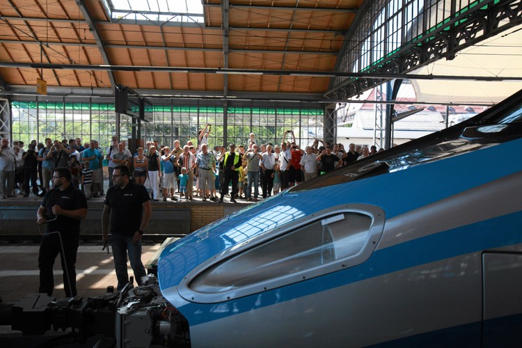 Wnętrze pociągu Pendolino