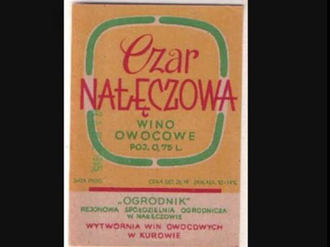 Wino owocowe Czar Nałęczowa z Wytwórni Win Owocowych w Kurowie
