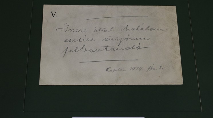 "Incze által halálom esetén sürgősen felbontandó" - áll a többszörösen átdátumozott borítékon / Fotó: Fuszek Gábor