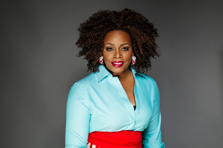Dianne Reeves na zdjęciach z najnowszej sesji
