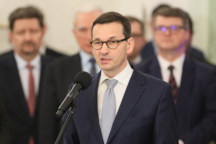 Premier Morawiecki ma 5 mln zł oszczędności w akcjach banku. Ministerstwo: nie obraca nimi