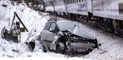 O krok od tragedii w Poroninie. Kierowca uderzył w pociąg