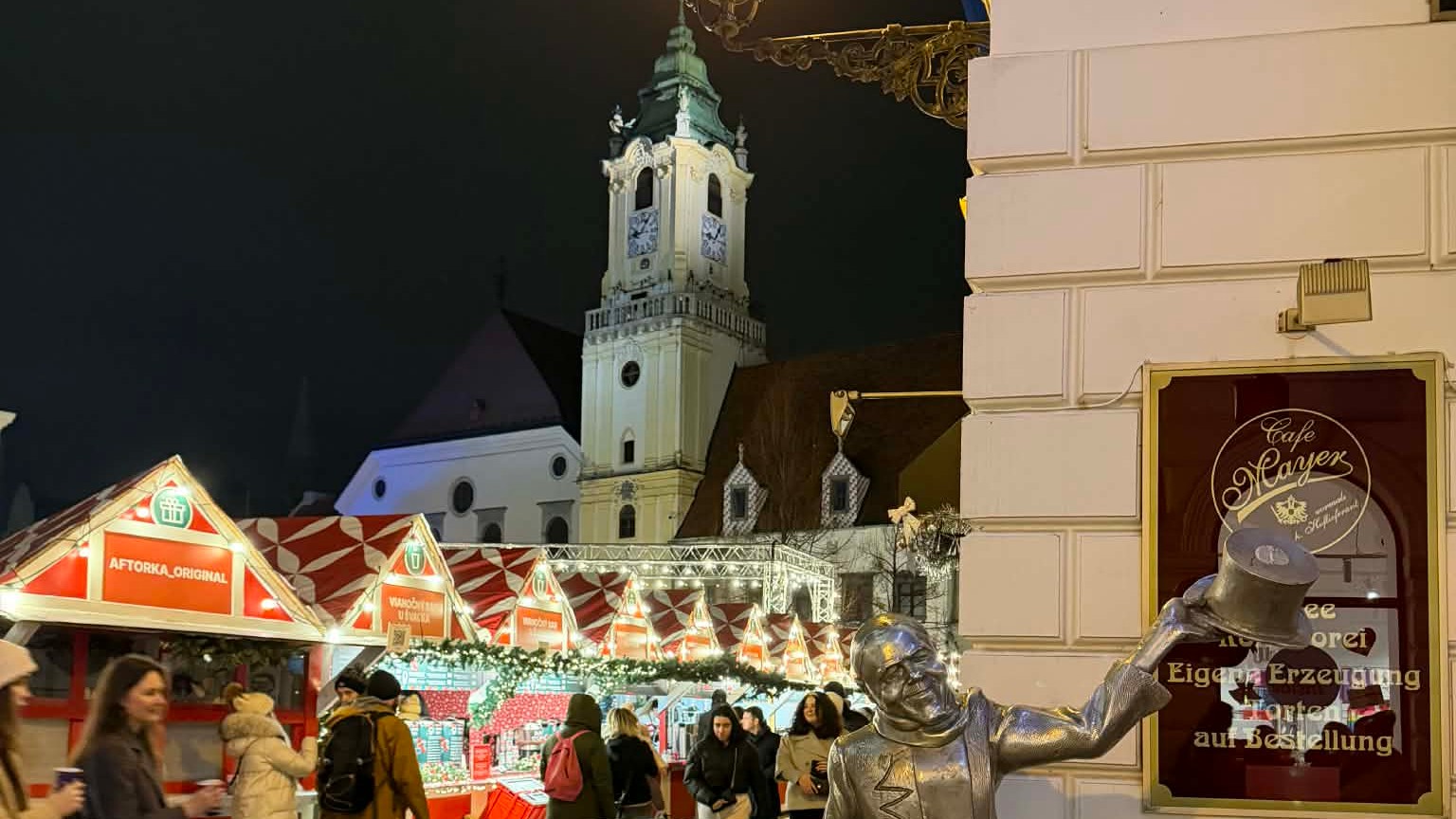 Vianočné trhy v Bratislave 2025.