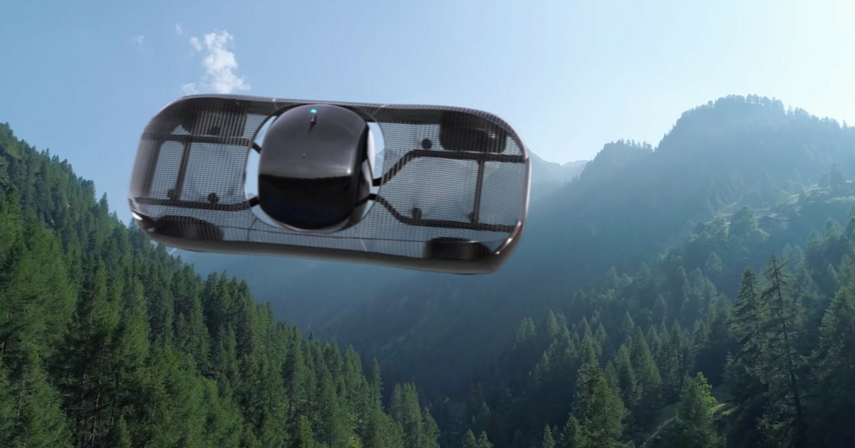 Back to the future.  Traffic approved flying car [ZDJĘCIA]