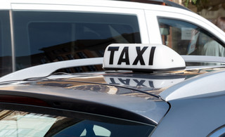Przejazdy taksówkami będą droższe. Prezydent Warszawy złoży projekt