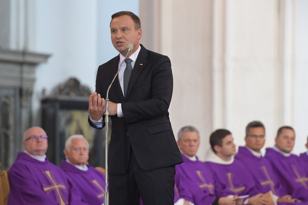 Wystąpienie prezydenta Andrzeja Dudy podczas uroczystości pogrzebowych w bazylice.