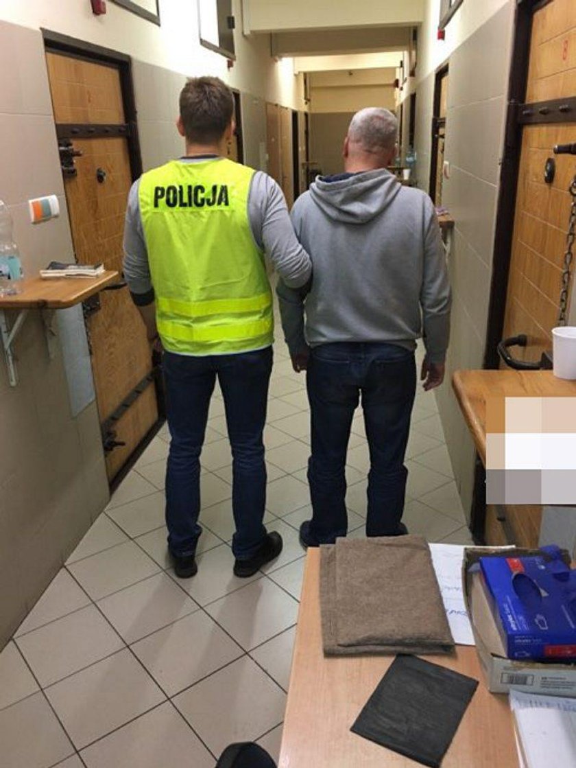 Warszawa: Sfingował rozbój. Przejrzeli go policjanci