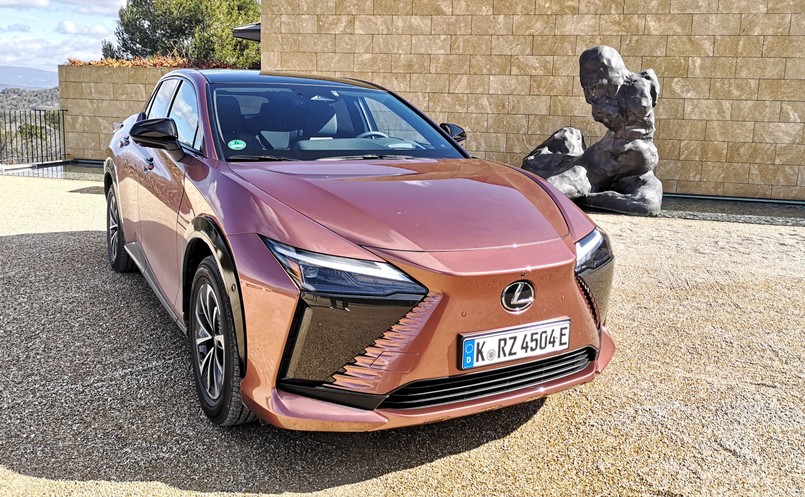 Lexus RZ 450e