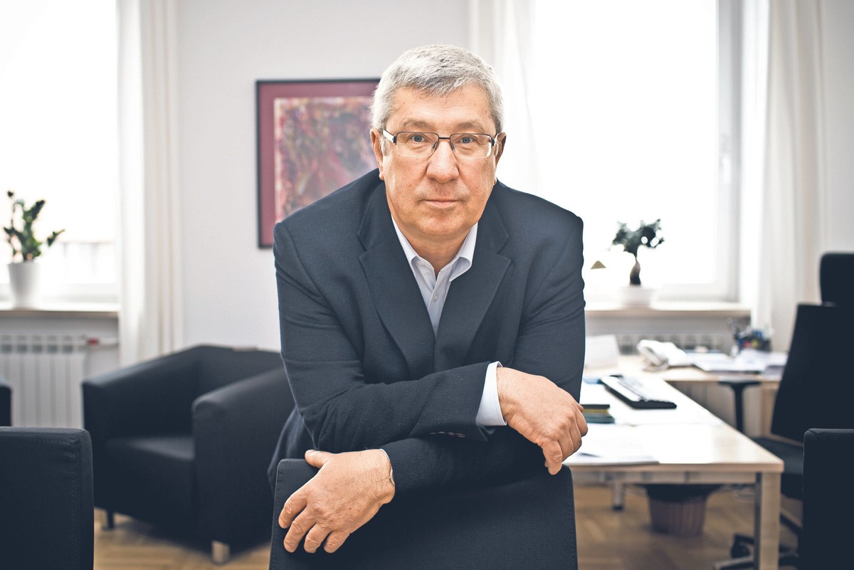 Jan Dworak, prezes KRRiT od 2010 r., wcześniej od 17 lutego 2004 r. do 11 maja 2006 r. prezes Telewizji Polskiej