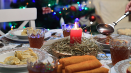 świąteczne przesądy. w wigilię wsuń to pod talerz, a będziesz bogaty