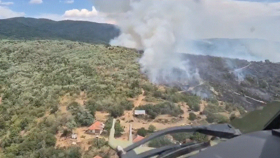 Gašenje požara u Prokuplju iz vazduha
